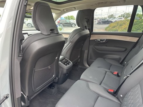 Certified 2025 Volvo XC90 B5 Plus image 34