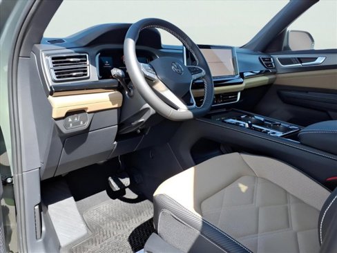 New 2026 Volkswagen Atlas Cross Sport SE image 13