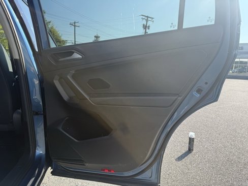 Used 2019 Volkswagen Tiguan SE image 28