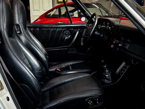 Used 1986 Porsche 911 Carrera image 32