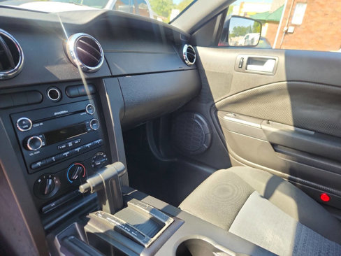 Used 2008 Ford Mustang Premium image 19
