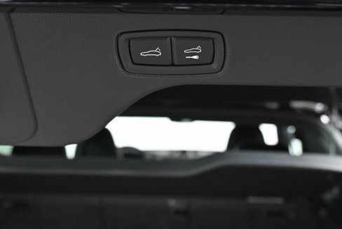 Used 2025 Porsche Macan 4S Electric image 28