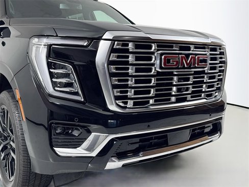 Used 2025 GMC Yukon XL Denali image 12