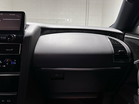 Used 2023 INFINITI QX80 Sensory image 23