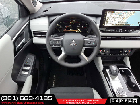 New 2025 Mitsubishi Outlander SE image 9