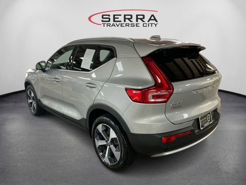 Certified 2023 Volvo XC40 B5 Plus w/ Protection Package Premier image 7