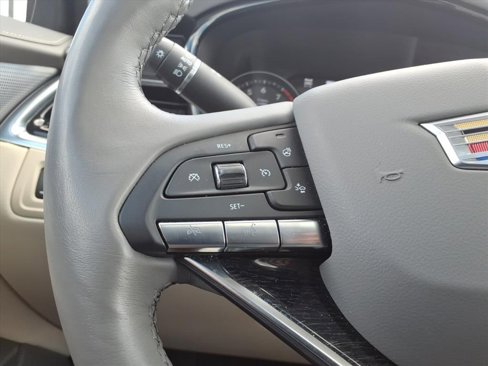 Used 2023 Cadillac XT6 Premium Luxury w/ Technology Package image 16