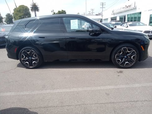 Used 2024 BMW iX xDrive50 w/ Sport Package image 7