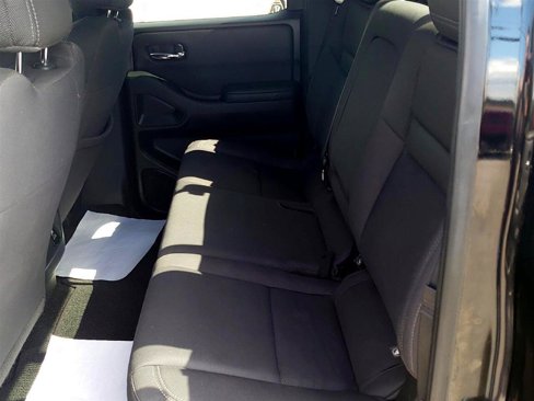 Used 2023 Nissan Frontier SV image 12