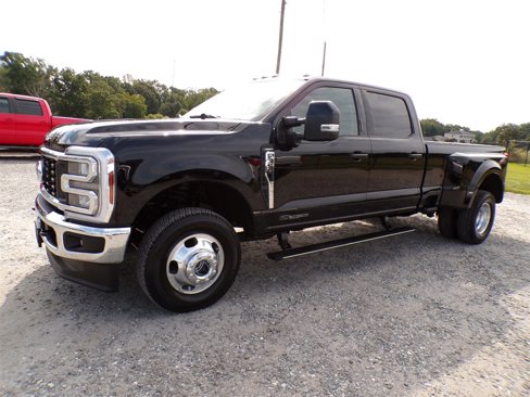Used 2024 Ford F350 Lariat image 16