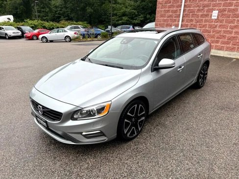 Used 2018 Volvo V60 T5 Dynamic w/ Vision Package image 1
