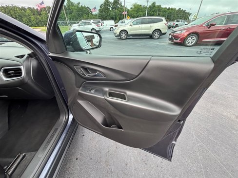 Used 2018 Chevrolet Equinox LT image 32