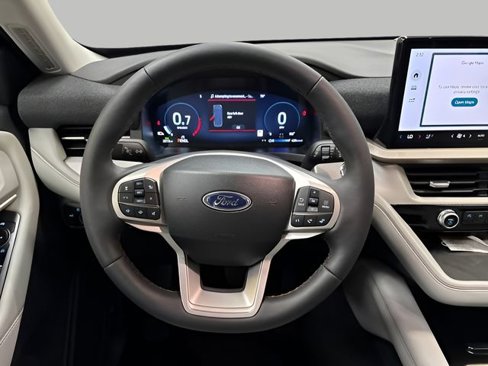 New 2025 Ford Explorer Active w/ Active Comfort Package image 13