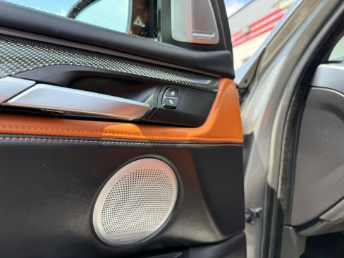 Used 2017 BMW X5 M image 39