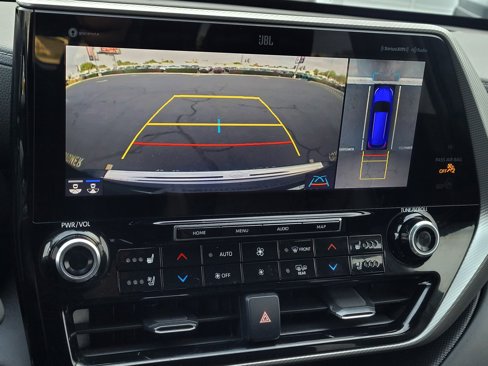 Used 2022 Toyota Highlander Platinum image 17