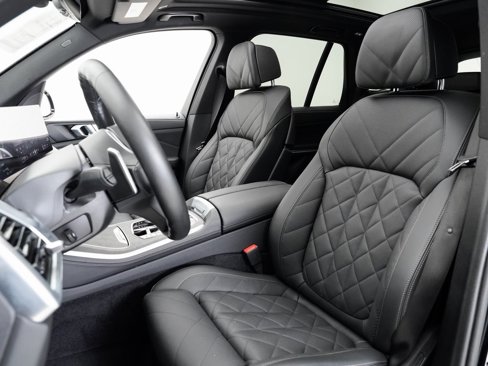 Used 2025 BMW X5 xDrive40i w/ M Sport Package image 5