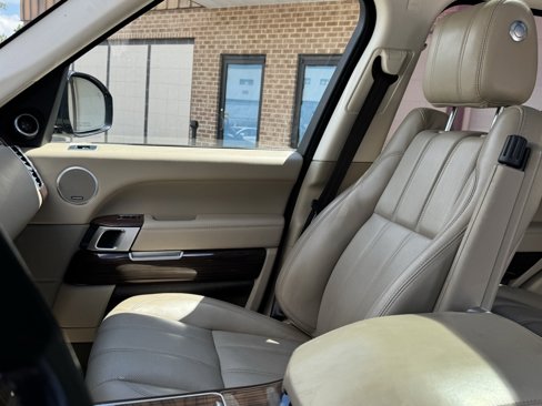 Used 2017 Land Rover Range Rover HSE image 32