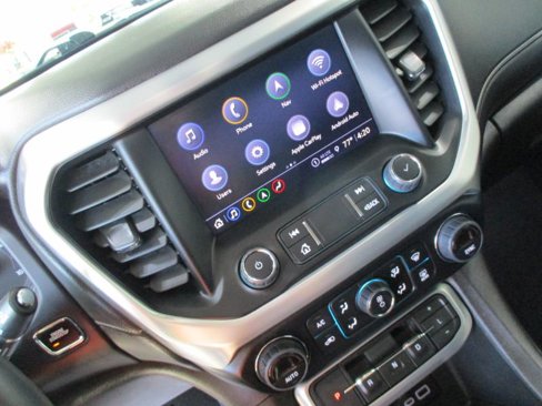 Used 2023 GMC Acadia SLT image 13