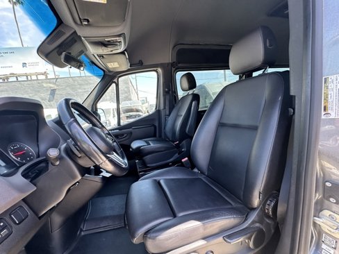Used 2022 Mercedes-Benz Sprinter 2500 image 14