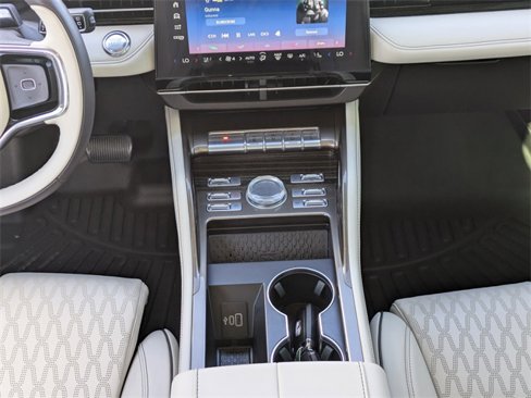 Used 2025 Lincoln Nautilus Black Label image 21