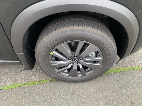 New 2025 Nissan Pathfinder SV w/ SV Premium Package image 9