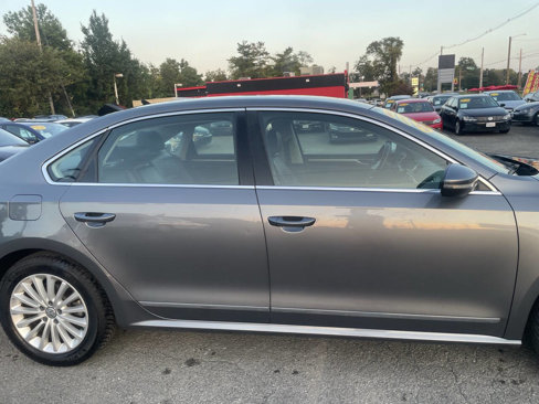 Used 2017 Volkswagen Passat 1.8T SE image 4