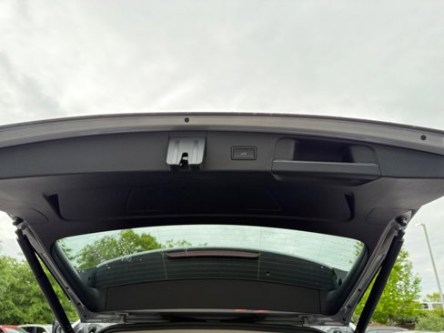 New 2025 Volkswagen Atlas SE image 12