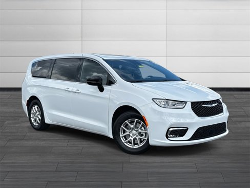 New 2026 Chrysler Pacifica Select image 1