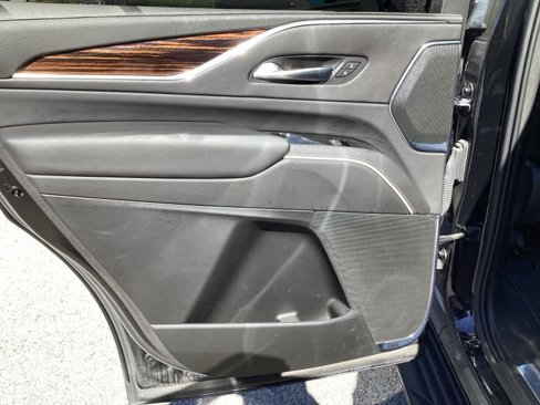 Used 2021 Cadillac Escalade Premium Luxury image 11