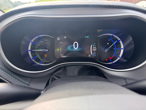 Used 2018 Chrysler Pacifica Limited w/ Advanced Safetytec Group image 29