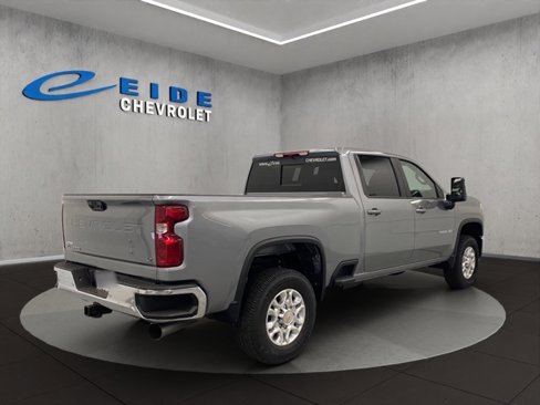 New 2026 Chevrolet Silverado 3500 LT image 3