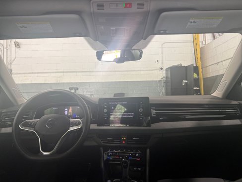 Used 2025 Volkswagen Jetta SE image 32