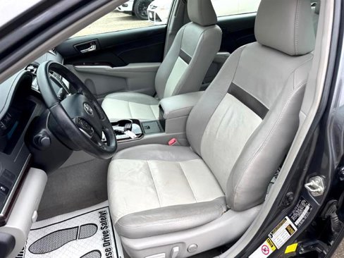 Used 2014 Toyota Camry SE image 14