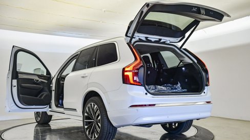 New 2025 Volvo XC90 T8 Plus w/ Protection Package Premier image 30