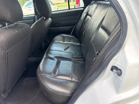 Used 2011 Ford Crown Victoria Police Interceptor image 14