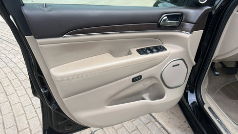 Used 2021 Jeep Grand Cherokee Overland image 14
