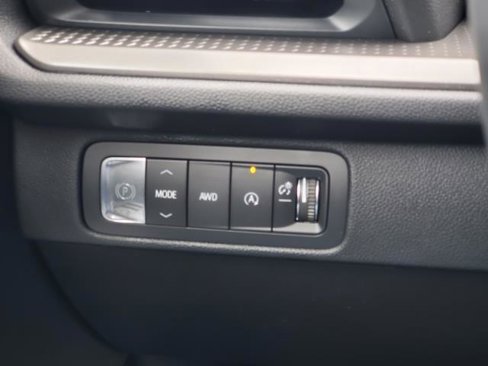 New 2026 Chevrolet Traverse LT image 12