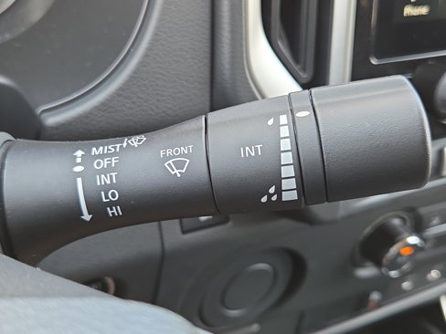 Used 2025 Nissan Frontier SV image 28