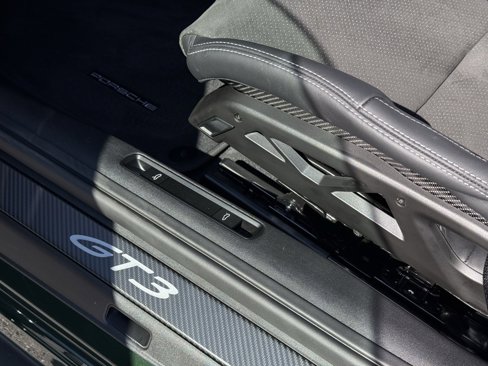 Certified 2025 Porsche 911 GT3 image 32