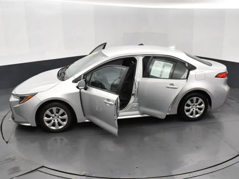 Used 2024 Toyota Corolla LE image 7