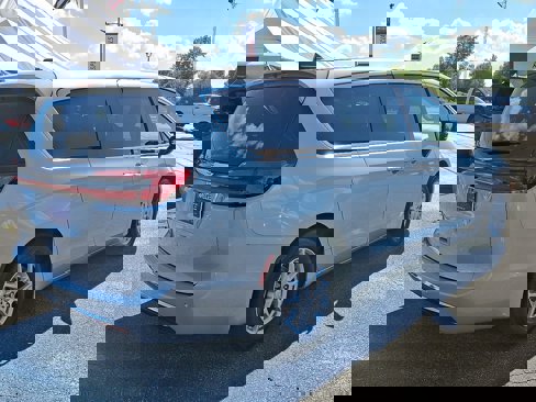 New 2026 Chrysler Pacifica Select image 6