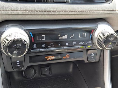 Used 2021 Toyota RAV4 XLE image 15