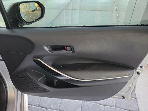 Used 2022 Toyota Corolla LE image 29