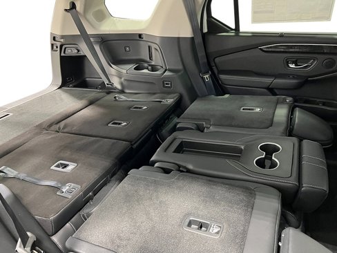 New 2025 Honda Pilot Elite image 40