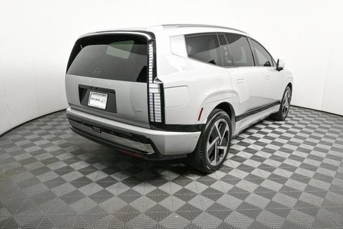 New 2026 Hyundai Ioniq 9 Calligraphy image 3