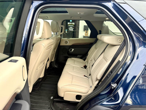 Used 2020 Land Rover Discovery HSE image 20