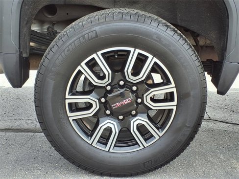 Used 2022 GMC Sierra 2500 AT4 w/ AT4 Premium Plus Package image 10