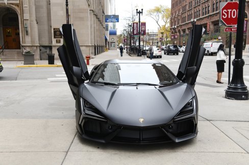 Used 2024 Lamborghini Revuelto image 2