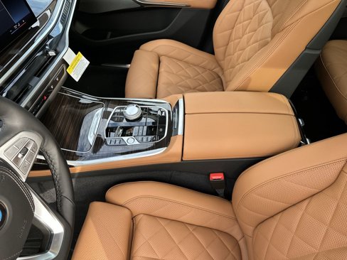 New 2026 BMW X7 xDrive40i image 25