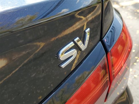 Used 2021 Nissan Versa SV image 6